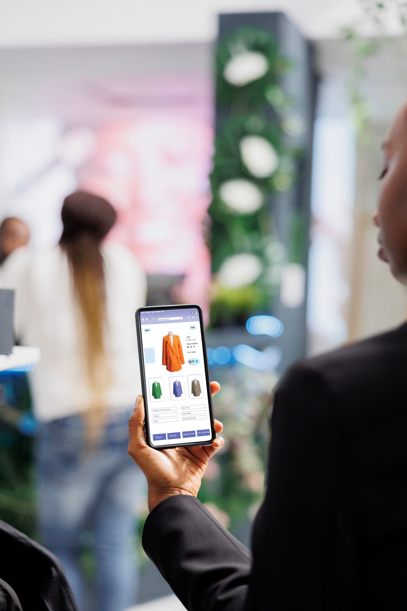 Shopper using online store mobile app | Bpointer